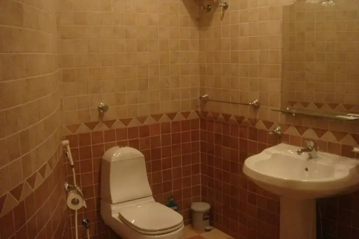 Room 6 of 15