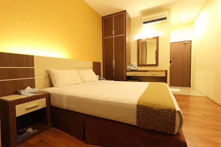 Room 17 of 40