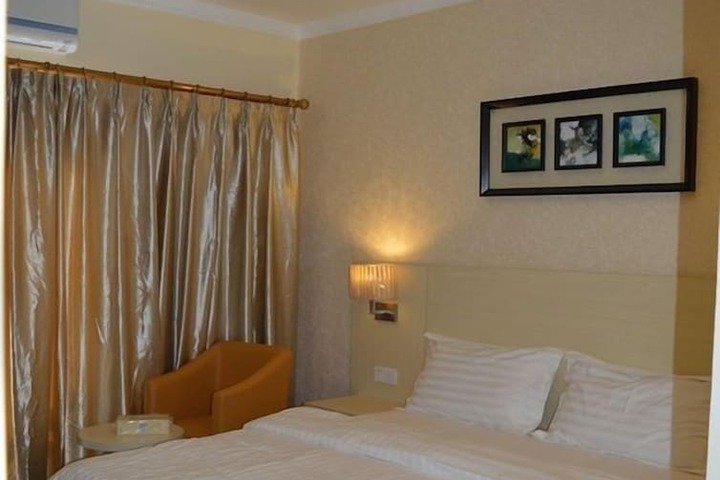 Room 12 of 44