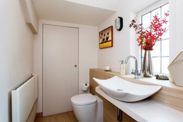 Room 2 of 18
