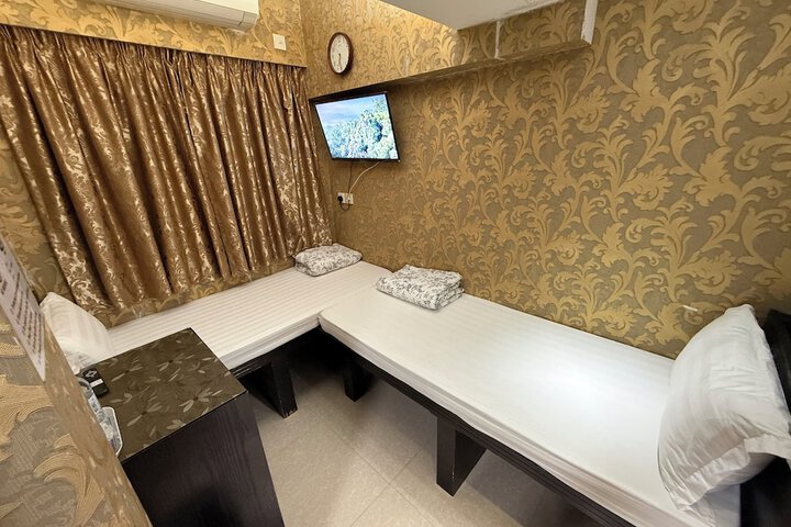 Room 33 of 139