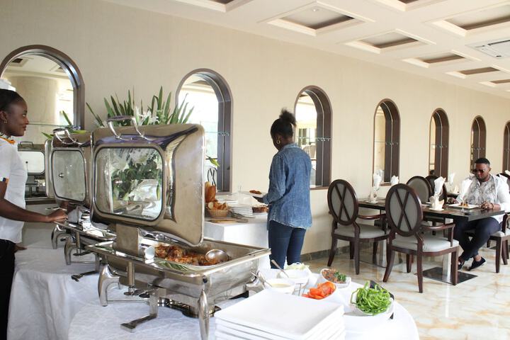 Dining 26 of 57