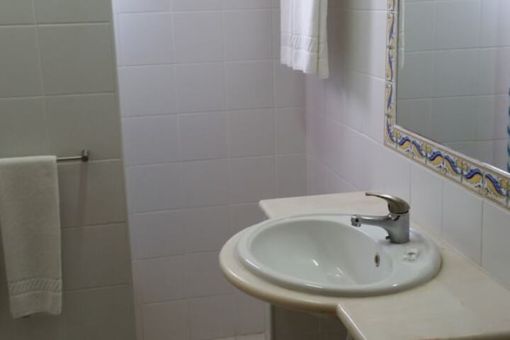 Room 12 of 101