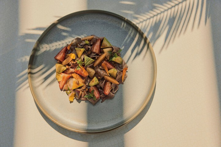 Dining 88 of 136