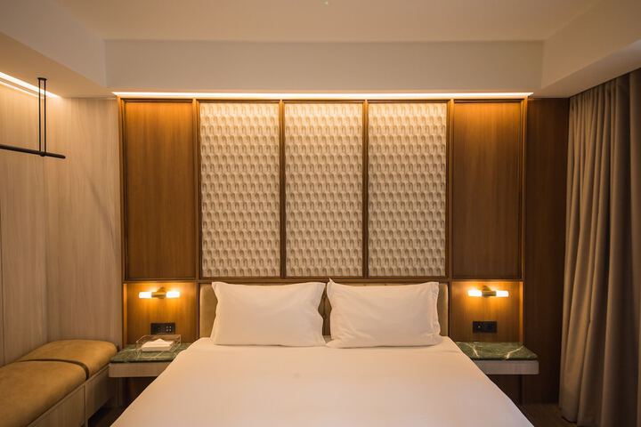 Room 92 of 243