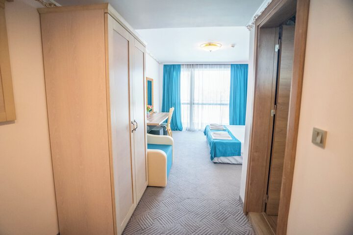 Room 10 of 56