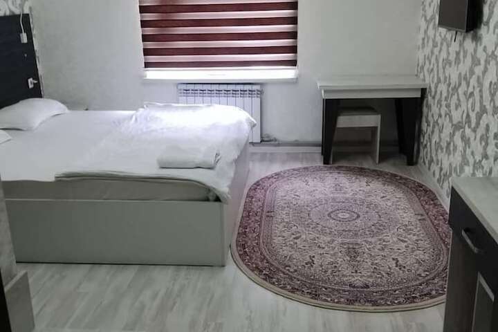 Room 5 of 11