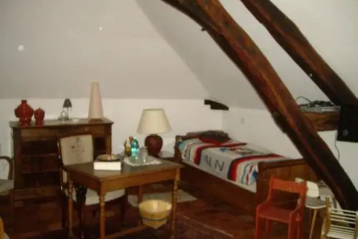 Room 3 of 12