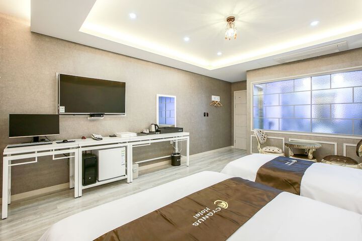 Room 15 of 39