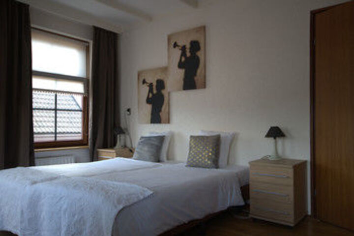 Room 18 of 48