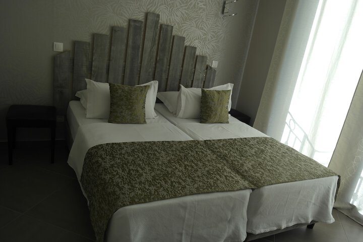 Room 13 of 54
