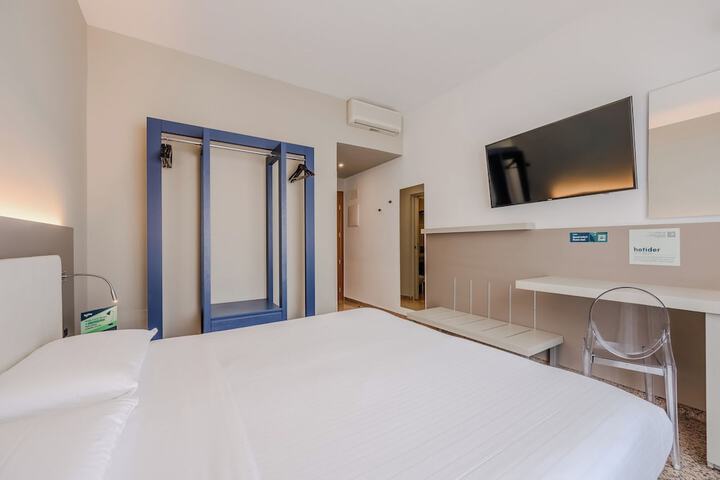 Room 19 of 61