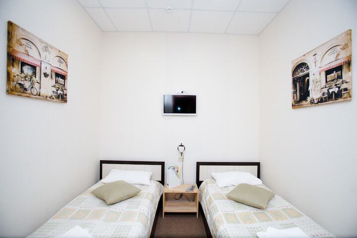 Room 13 of 19