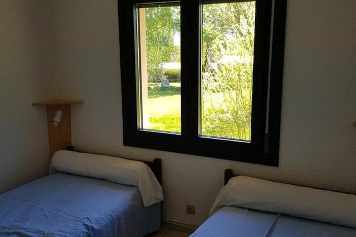 Room 12 of 38