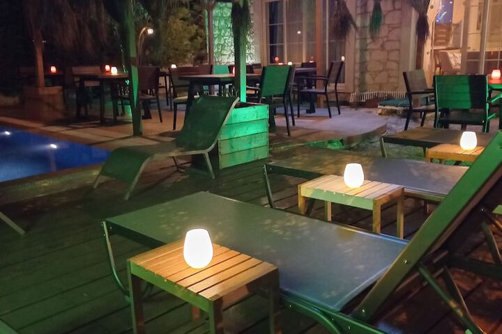 Sundeck 124 of 137