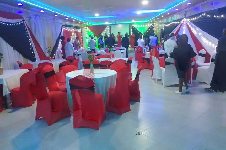 Ballroom/Hall 32 of 48