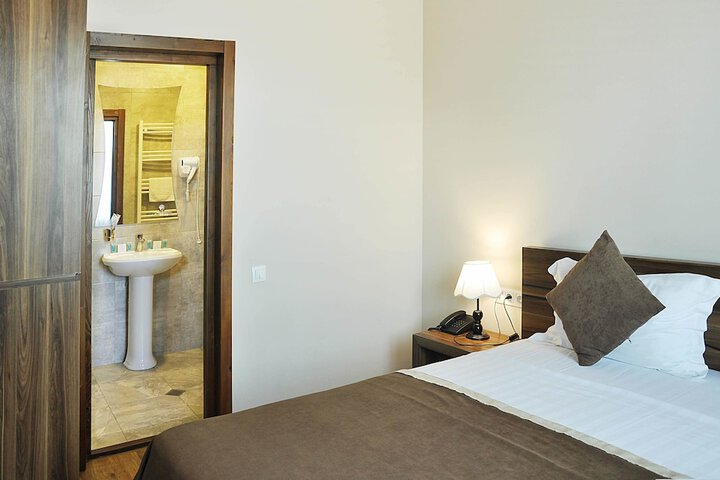 Room 13 of 60