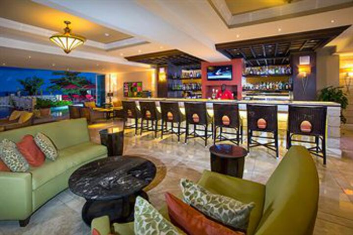 Lounge 62 of 124