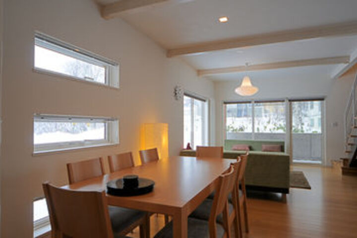 Room 2 of 35