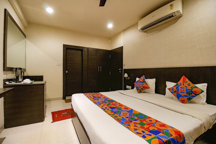 Room 14 of 32