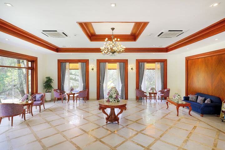 Hotel Interior 7 of 36