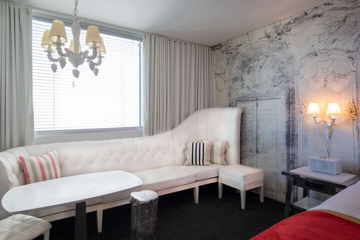 Accessible King Size Bed (49 of 50)