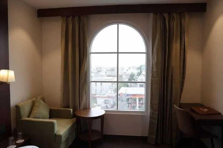 Room 12 of 19
