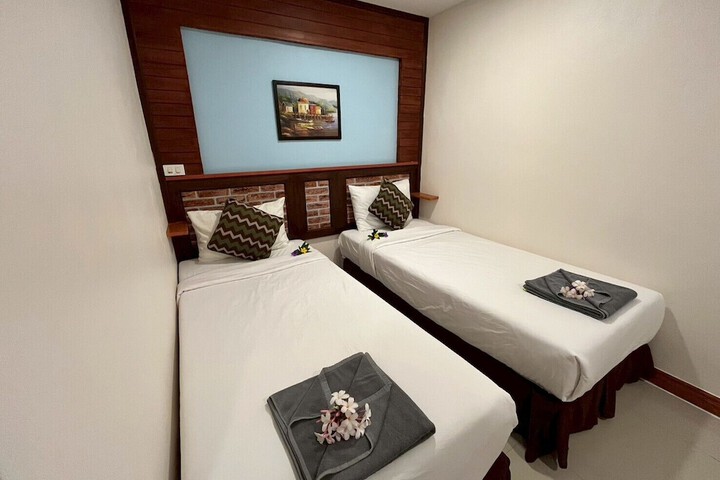 Room 15 of 37