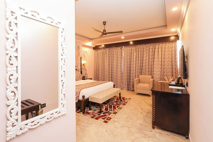 Room 11 of 20
