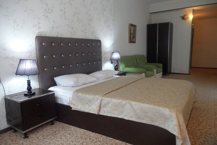 Room 9 of 26