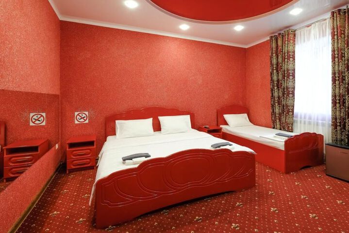 Room 9 of 27