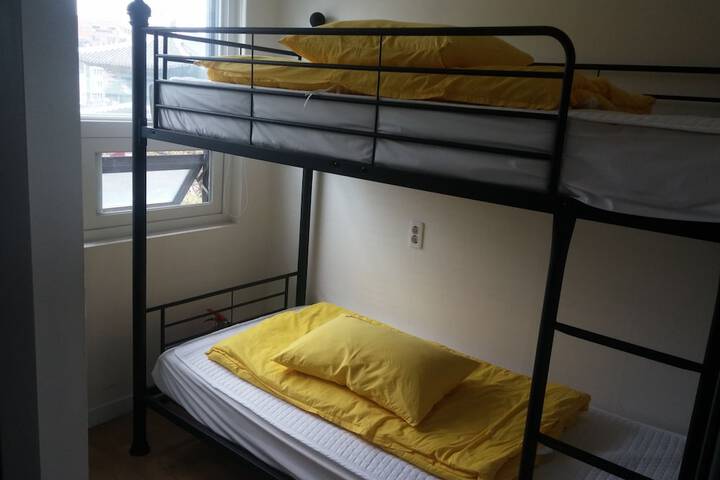 Room 5 of 60