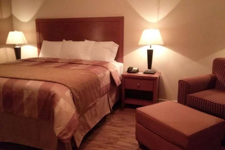Room 5 of 10