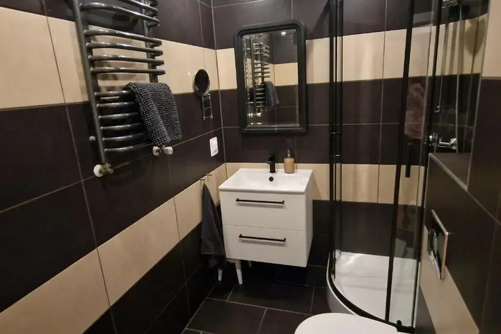 Room 6 of 14