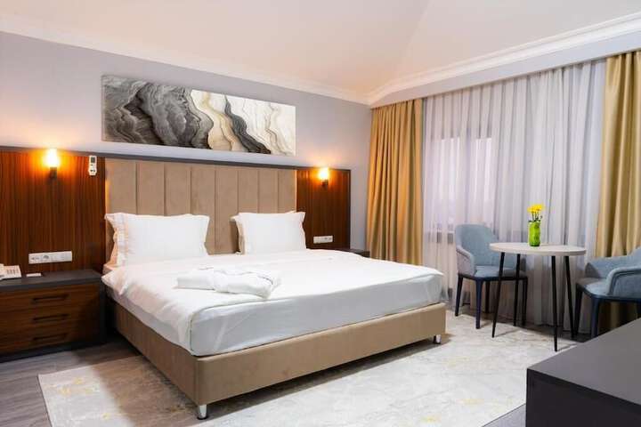 Room 14 of 48