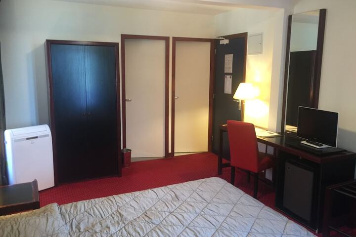 Room 16 of 29