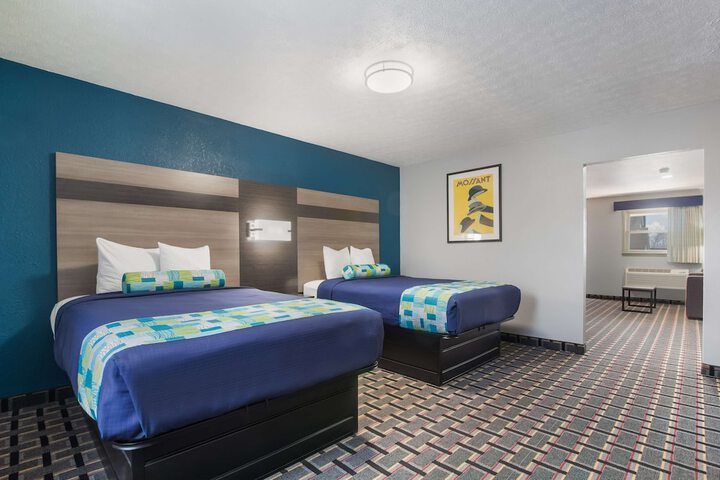 2 Double Beds Pet Friendly (10 of 12)