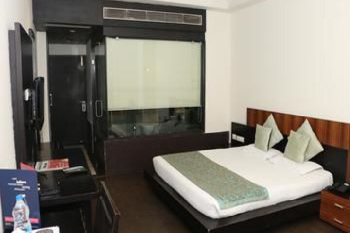 Room 6 of 27