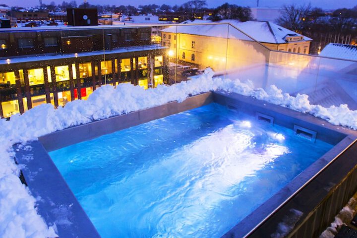 Hotel with Pool
