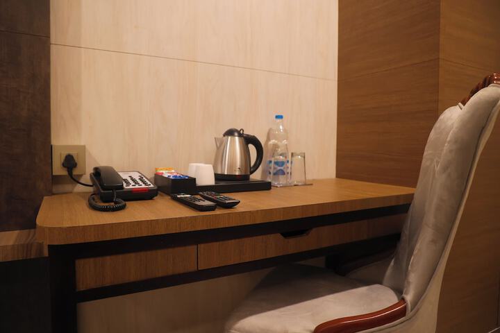 Room 12 of 50