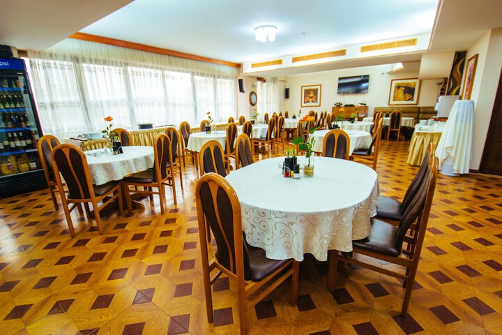 Dining 47 of 61