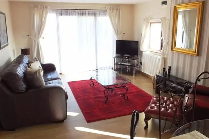 Room 4 of 13