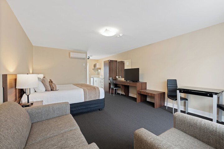 Room 22 of 104