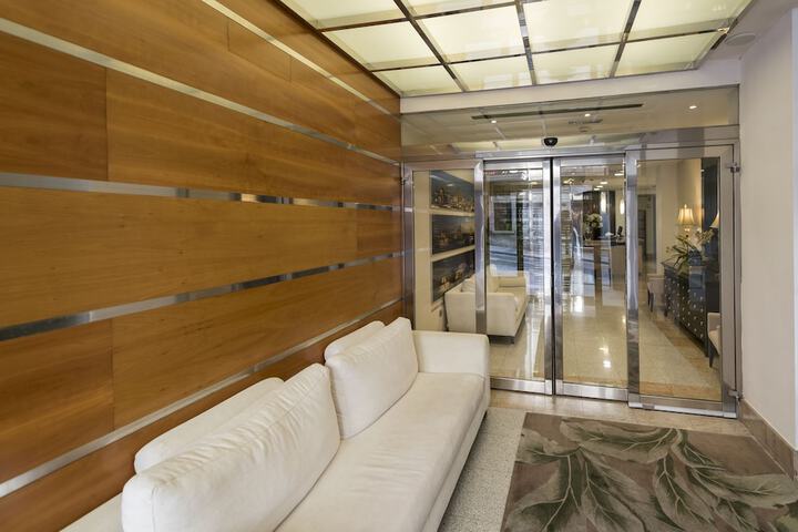 Hotel 2 of 90