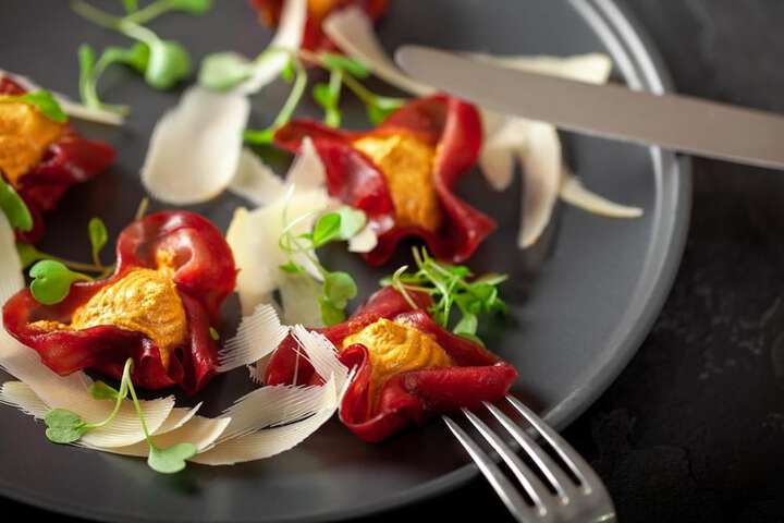 Dining 40 of 61
