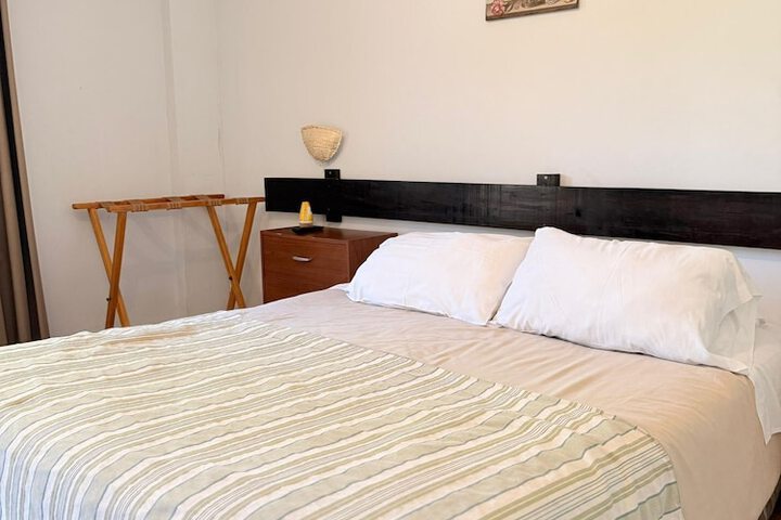 Room 2 of 8