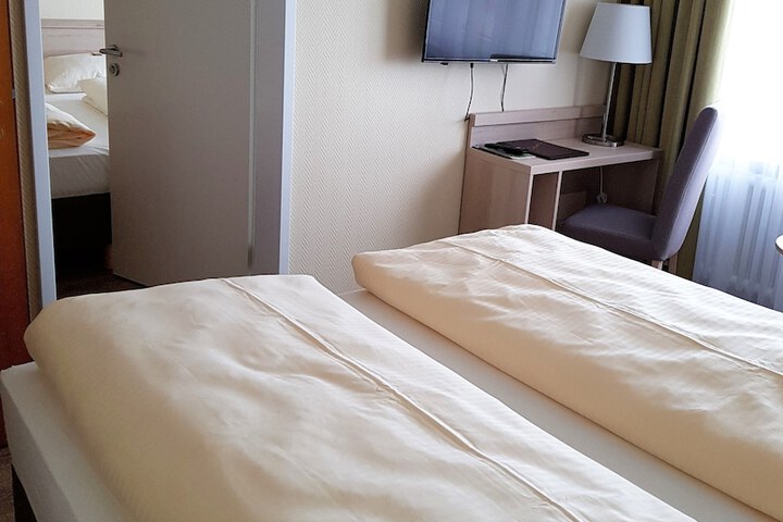 Room 11 of 42
