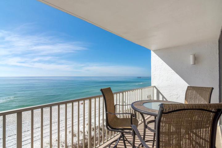 EDGEWATER LEEWARD BY REDAWNING