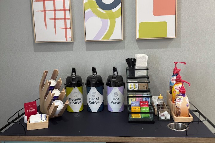 Breakfast/Coffee Service 32 of 36