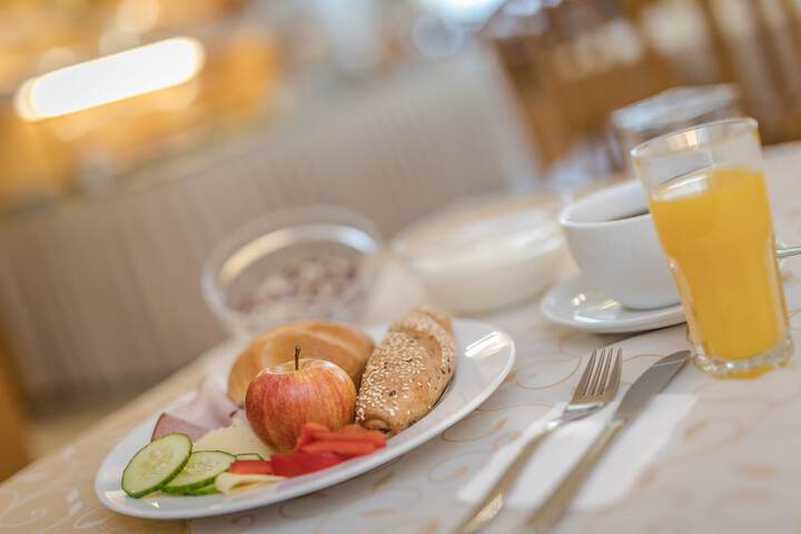 Breakfast/Coffee Service 29 of 39